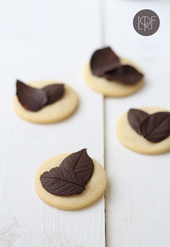 Cookies with chocolate leaves Cookies with chocolate leaves